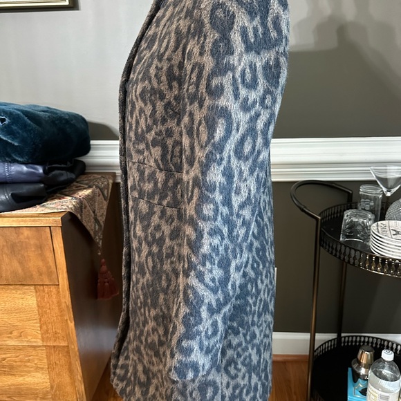 Gorgeous Boden ladies leopard print coat. Size 6R US. Beautiful condition. - Picture 5 of 9